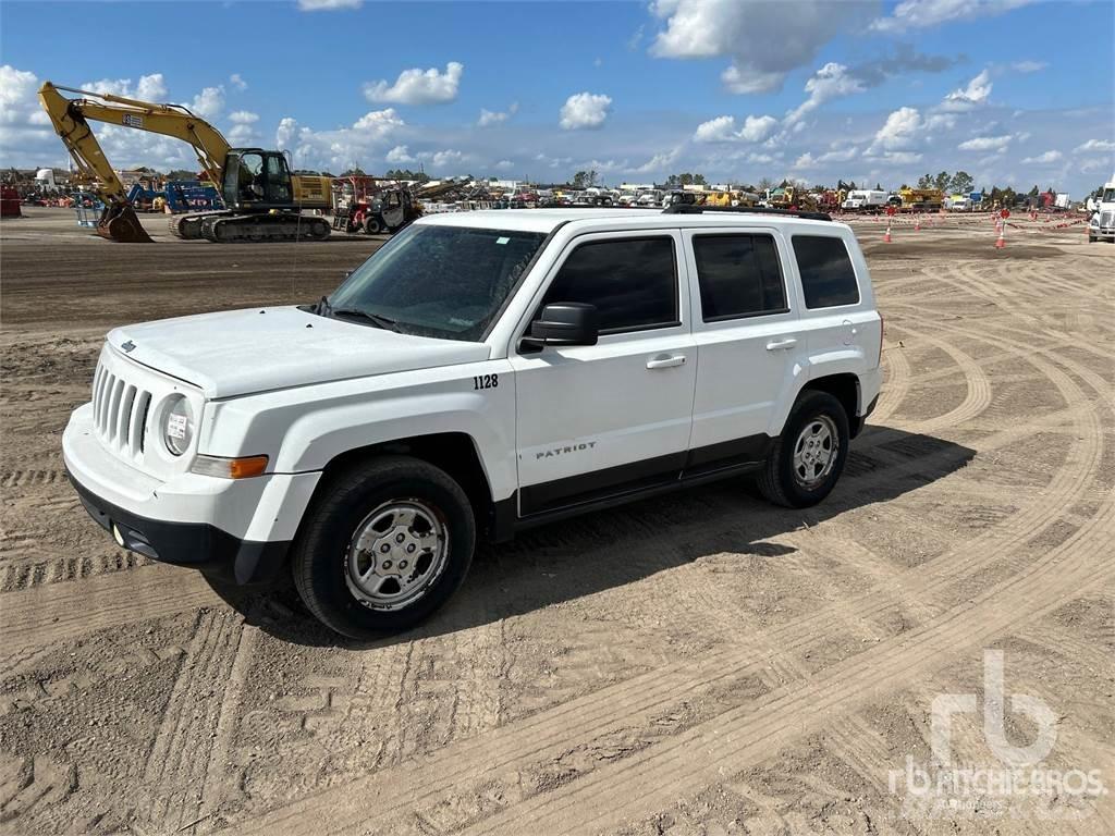 Jeep PATRIOT Caja abierta/laterales abatibles