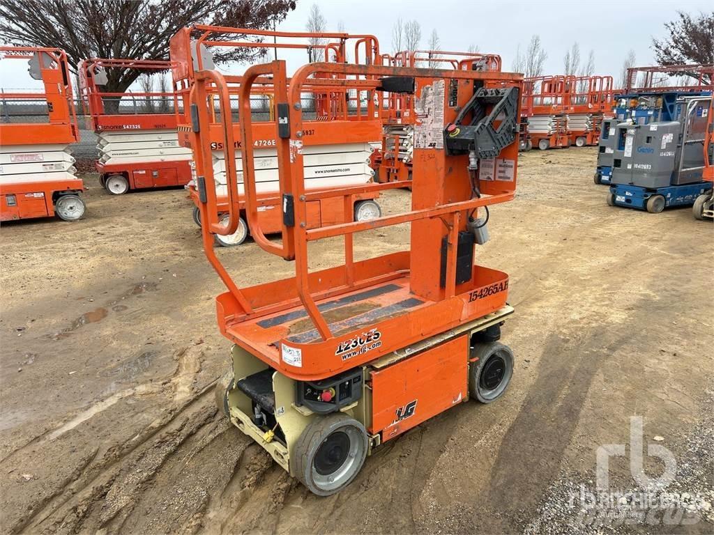 JLG 1230ES Plataformas con brazo de elevación manual