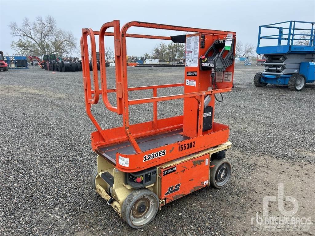 JLG 1230ES Plataformas con brazo de elevación manual