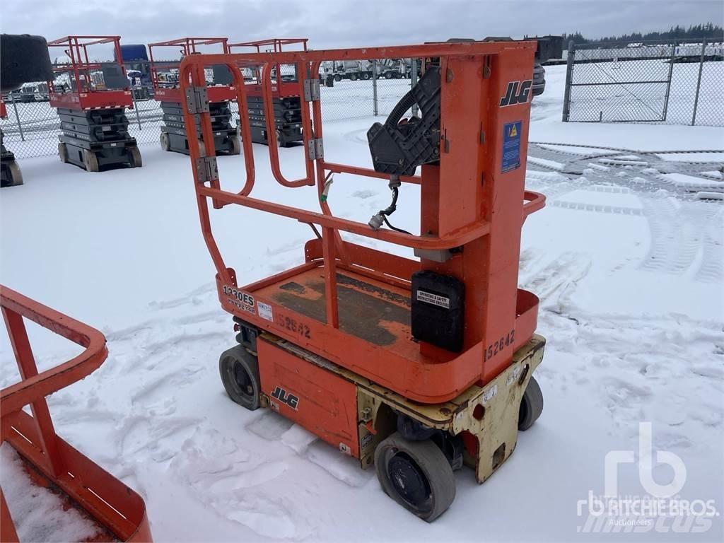 JLG 1230ES Plataformas con brazo de elevación manual