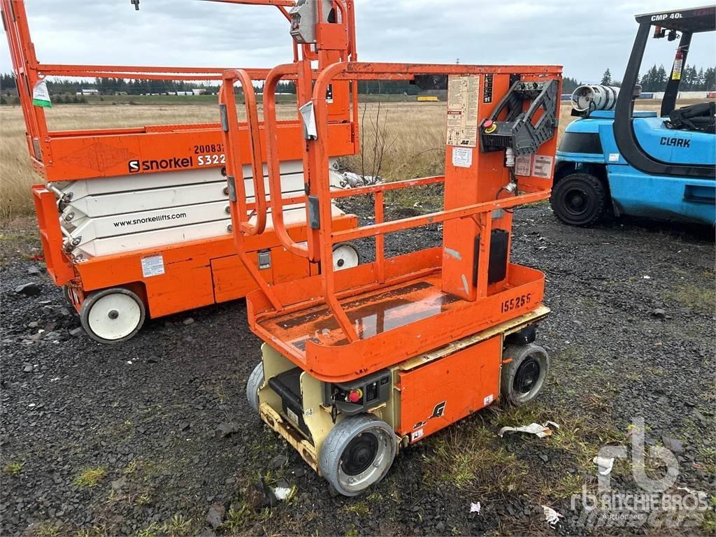 JLG 1230ES Plataformas con brazo de elevación manual