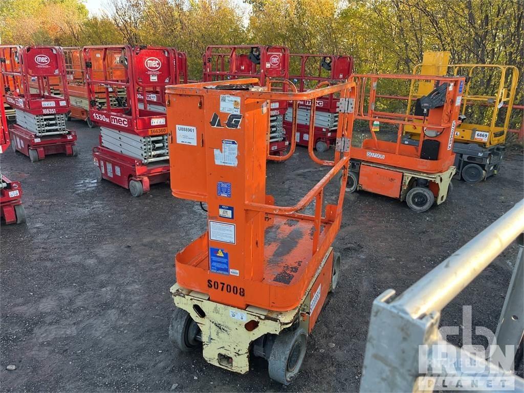 JLG 1230ES Plataformas con brazo de elevación manual