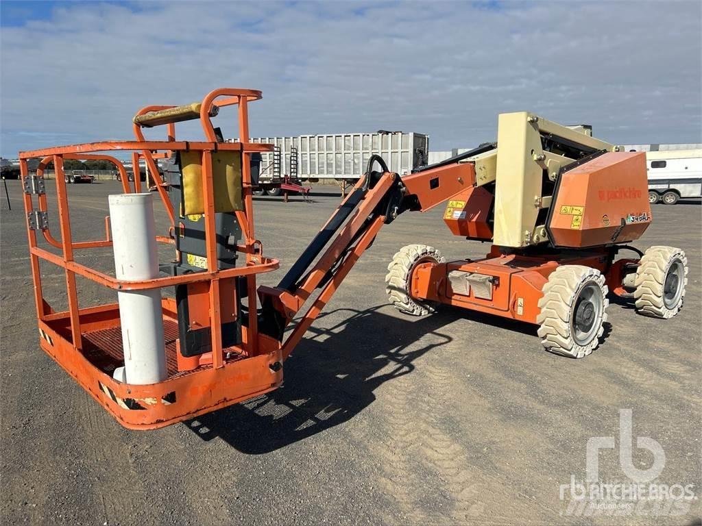 JLG H340AJ Plataformas con brazo de elevación manual