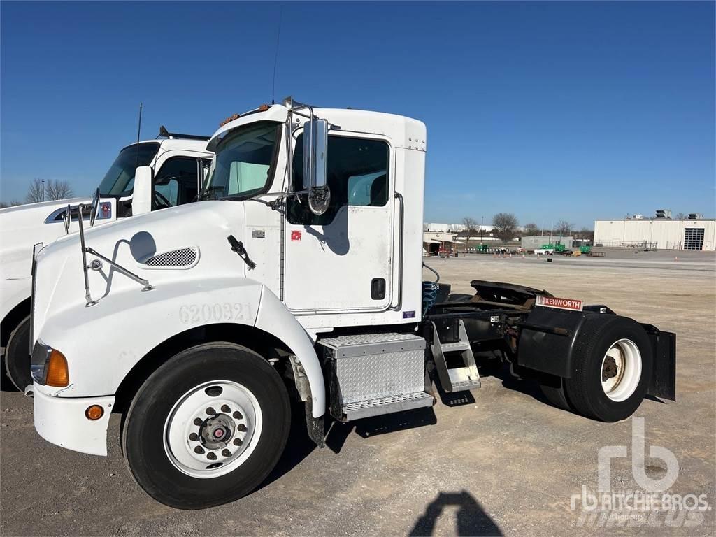 Kenworth T300 Camiones tractor