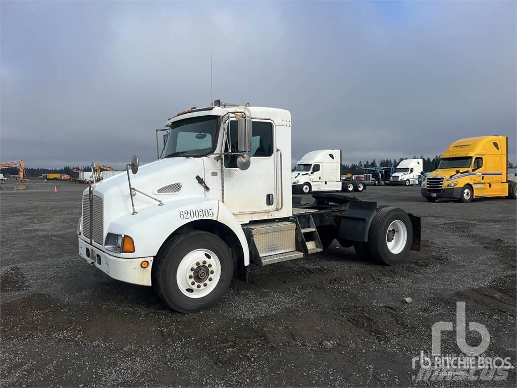 Kenworth T300 Camiones tractor