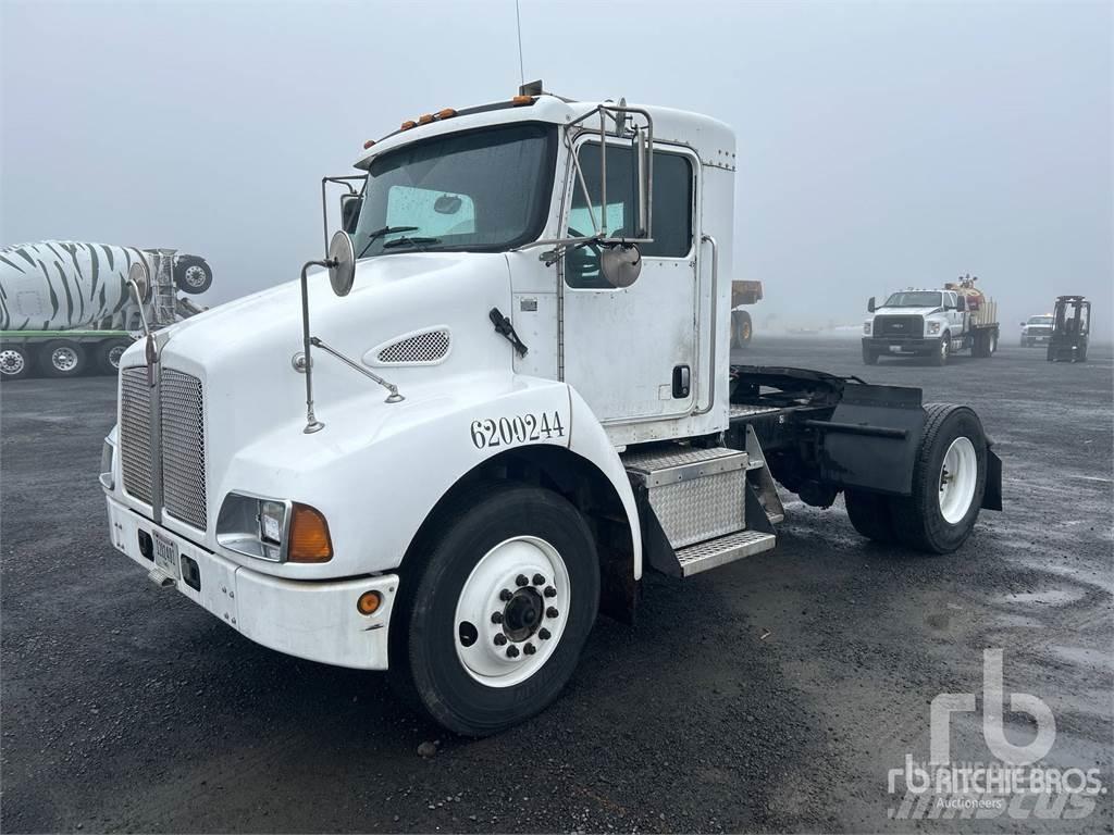 Kenworth T300 Camiones tractor