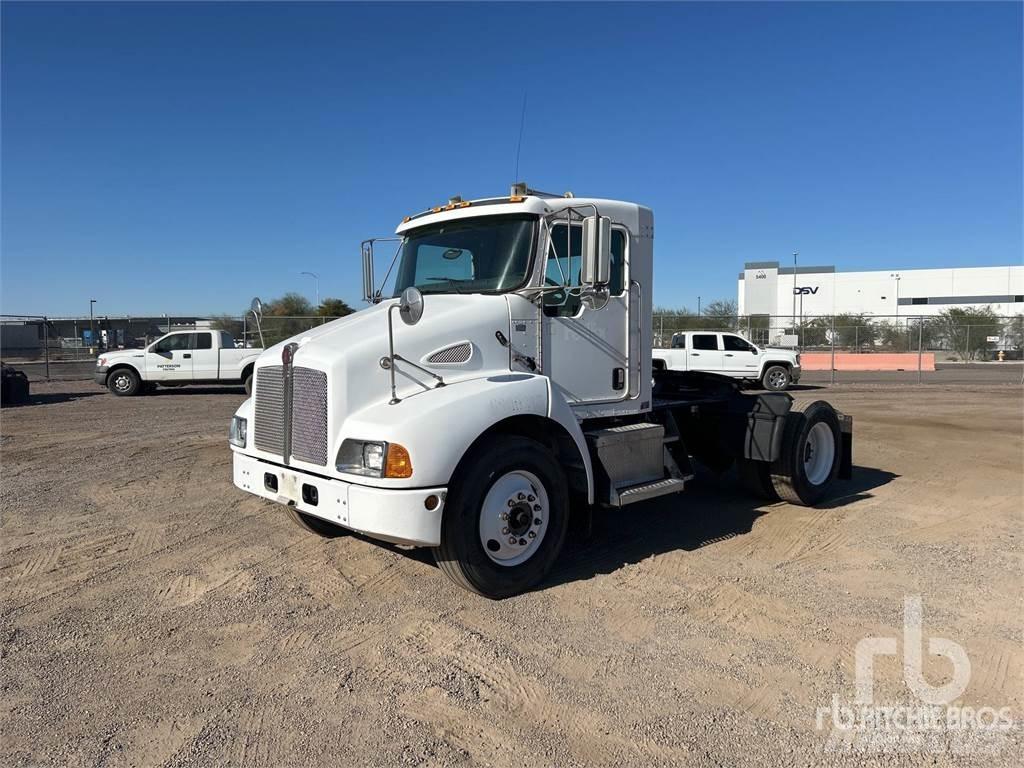 Kenworth T300 Camiones tractor