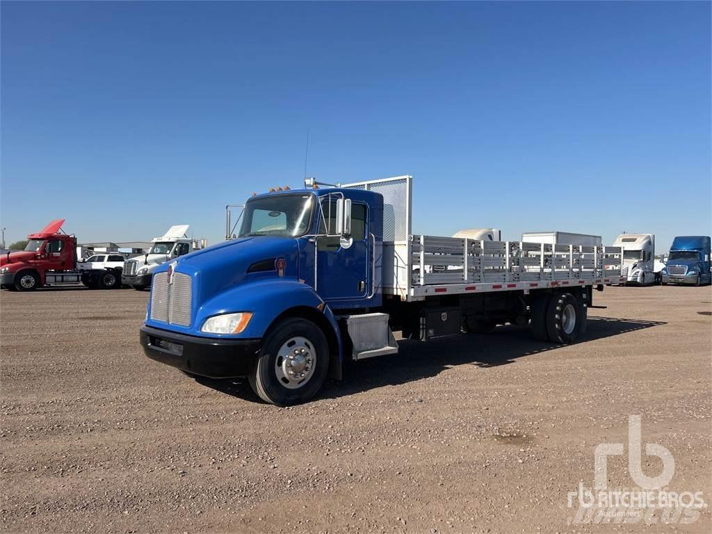 Kenworth T300 Camiones de cama baja