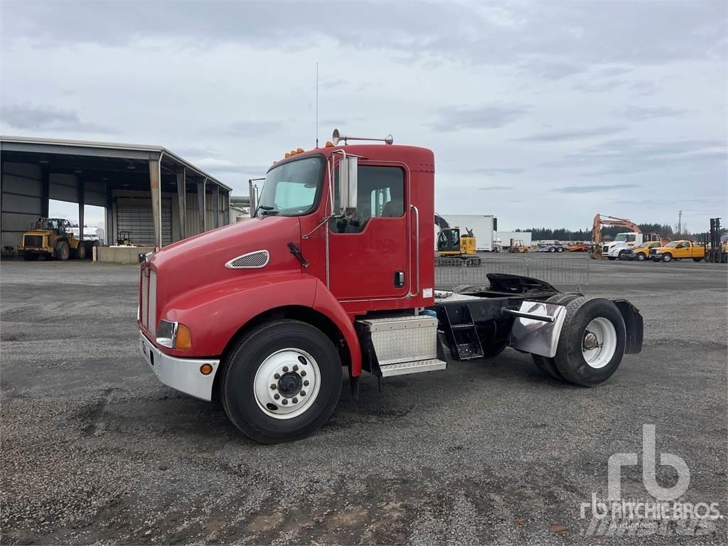 Kenworth T300 Camiones tractor