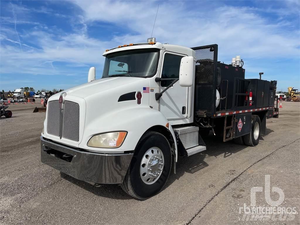 Kenworth T300 Camiones cisternas