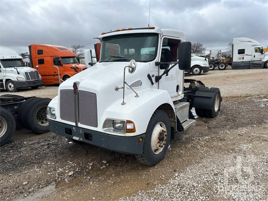 Kenworth T300 Camiones tractor