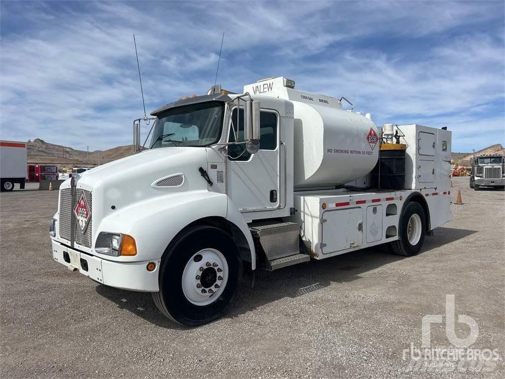 Kenworth T300 Camiones cisternas