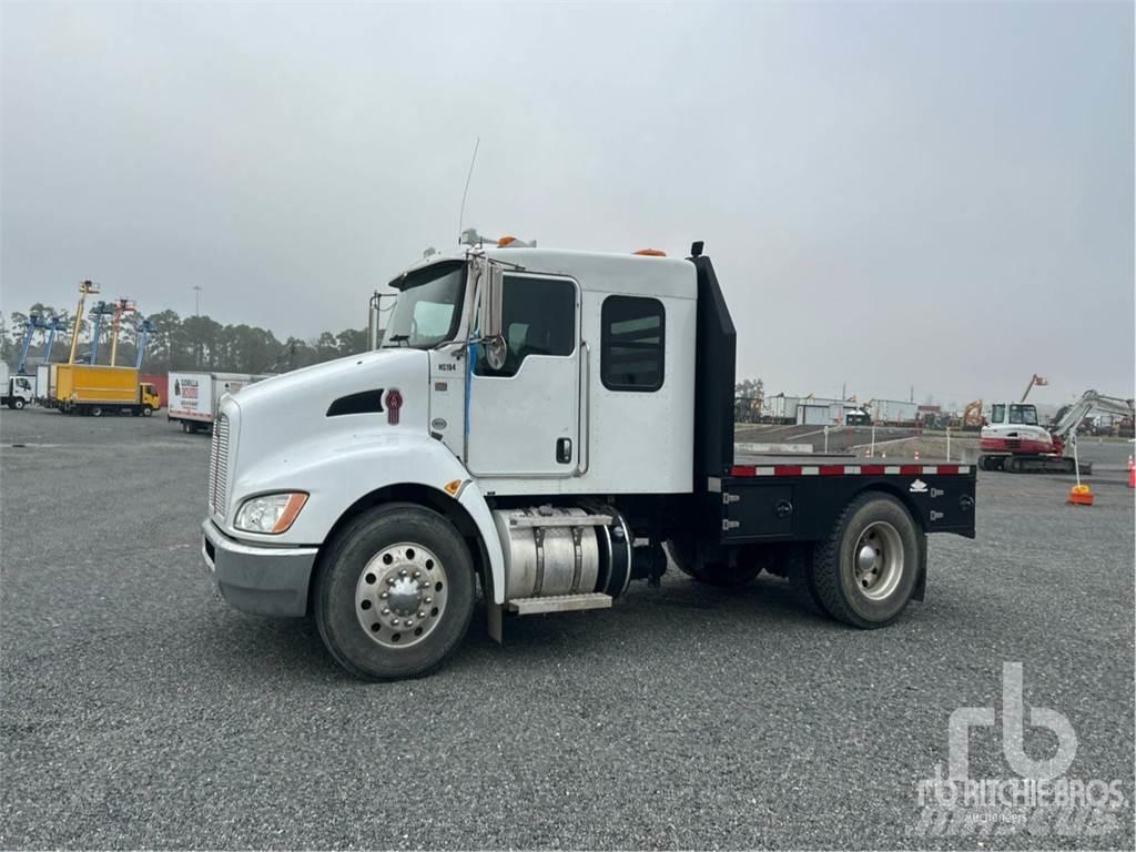 Kenworth T300 Camiones de cama baja