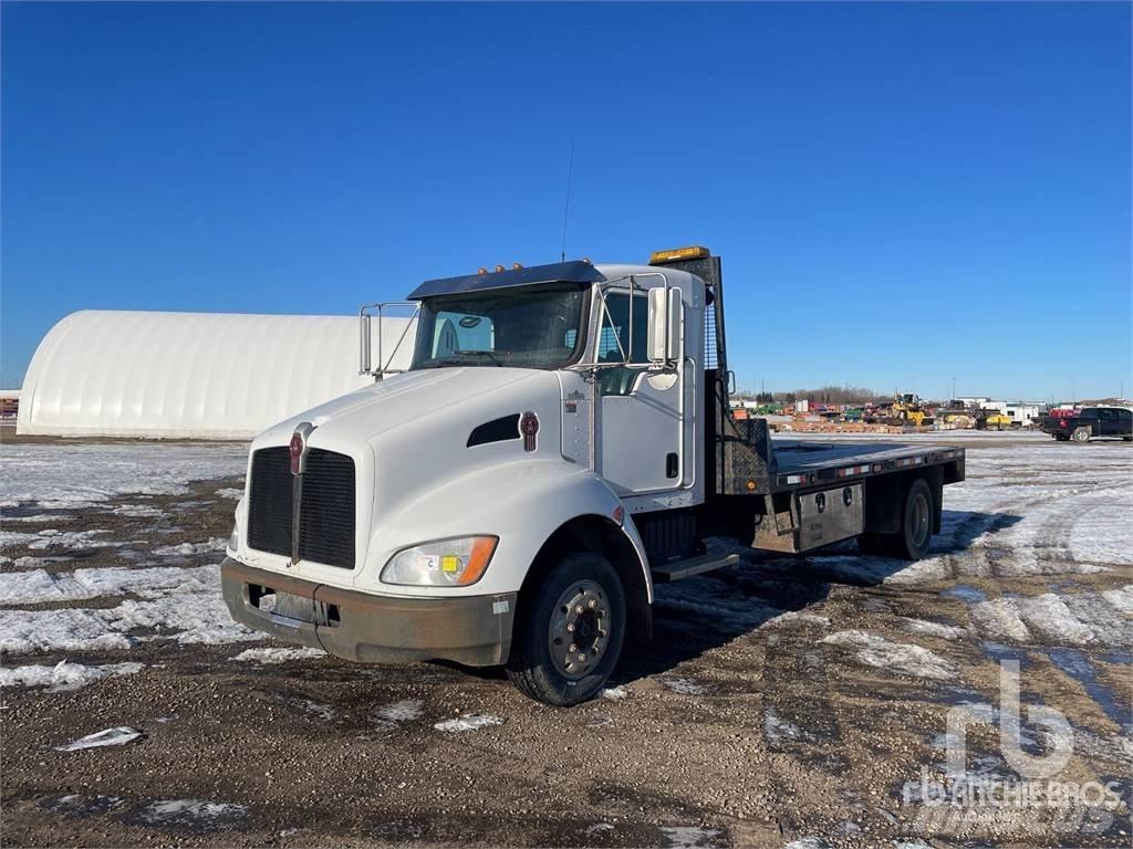 Kenworth T300 Camiones de cama baja