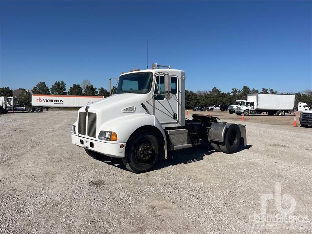 Kenworth T300 Camiones tractor