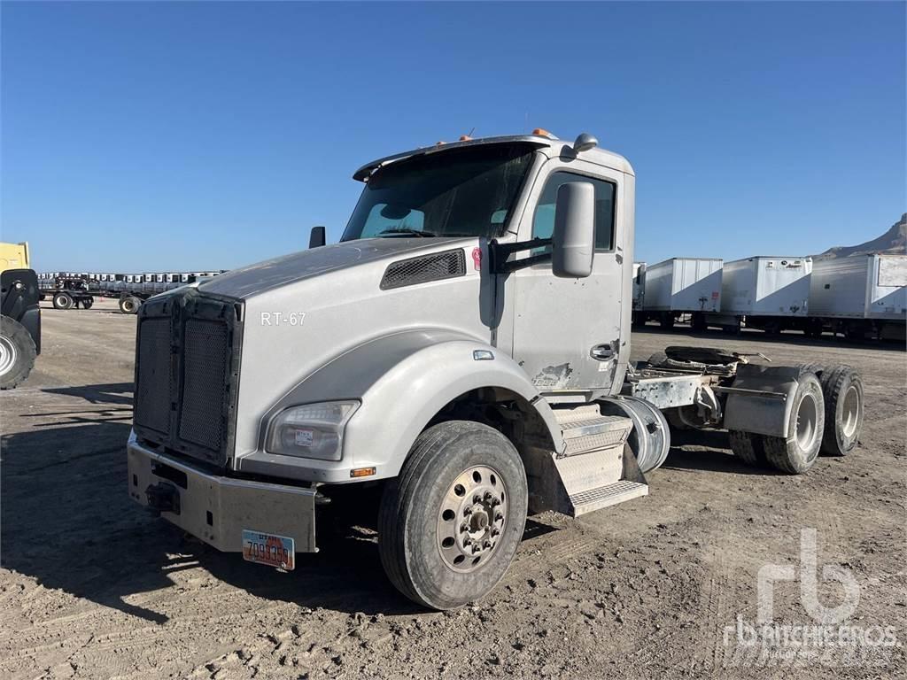 Kenworth T880 Camiones con chasís y cabina