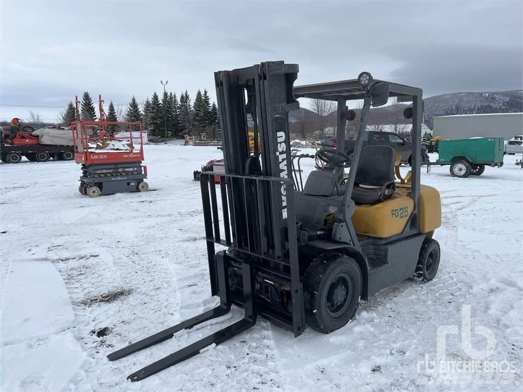 Komatsu FG25T12 Camiones diesel