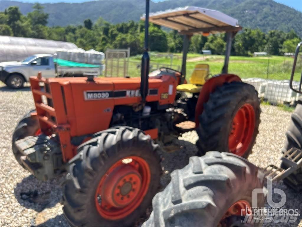 Kubota M8030DT Tractores