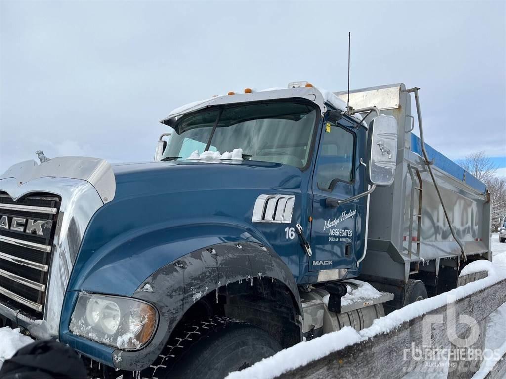 Mack 700 Bañeras basculantes usadas