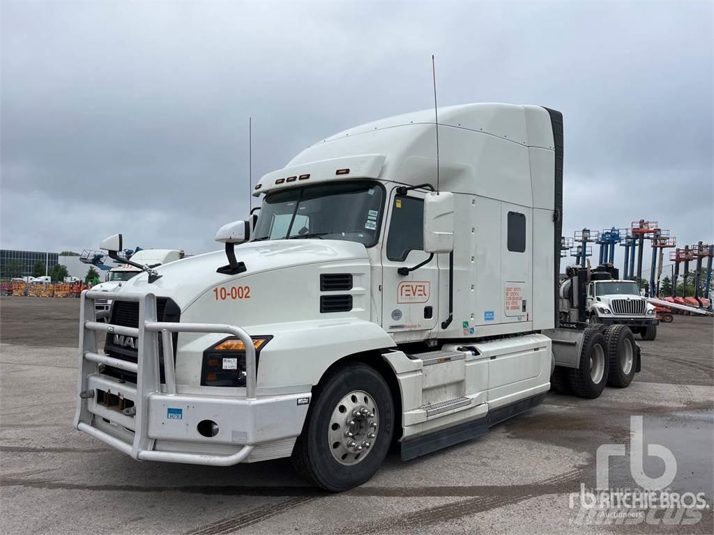 Mack ANTHEM Camiones tractor