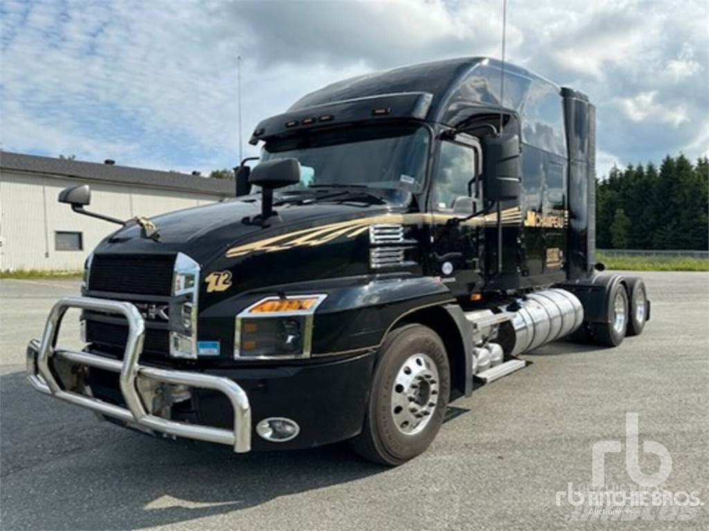 Mack ANTHEM Camiones tractor