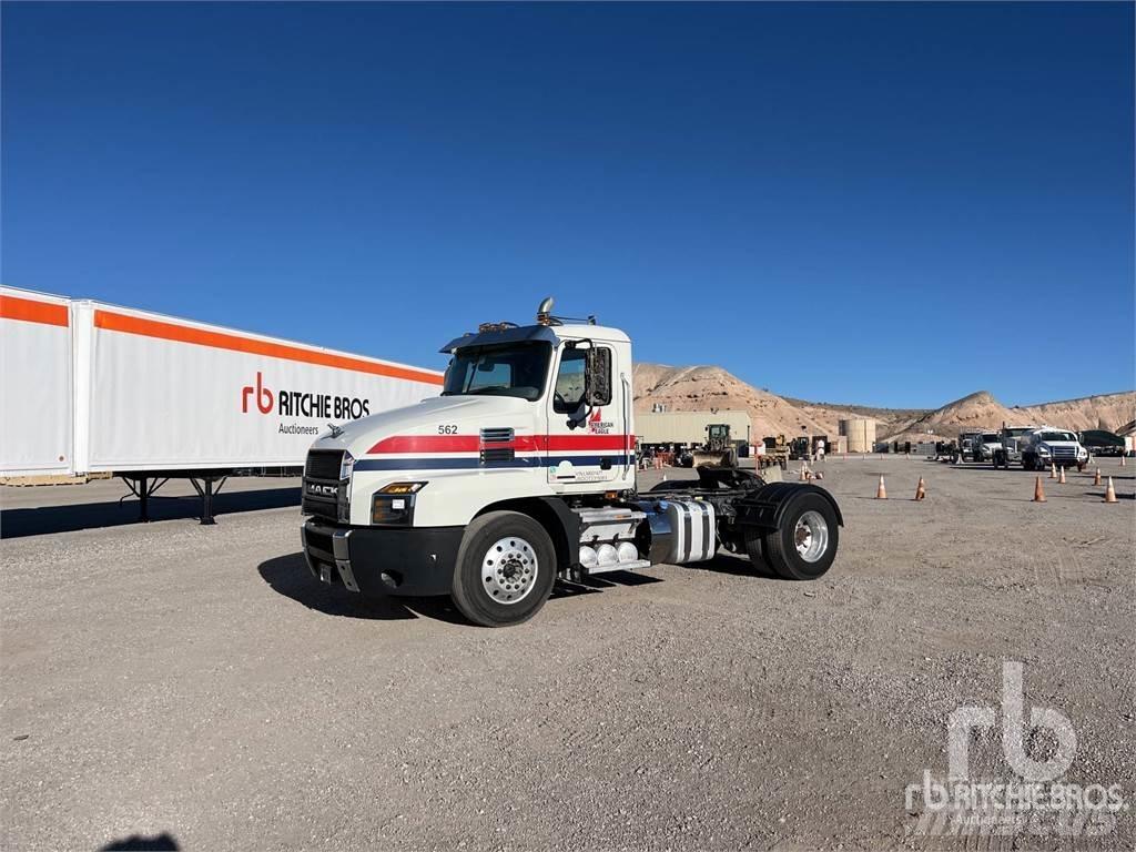 Mack ANTHEM Camiones tractor