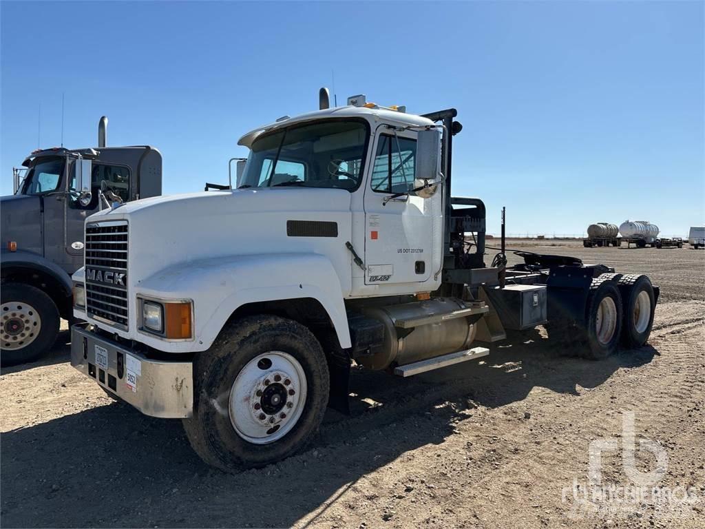 Mack CH613 Camiones de superficie plana/cabrestantes