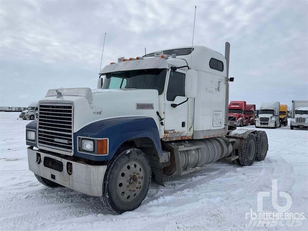 Mack CHU613 Camiones tractor