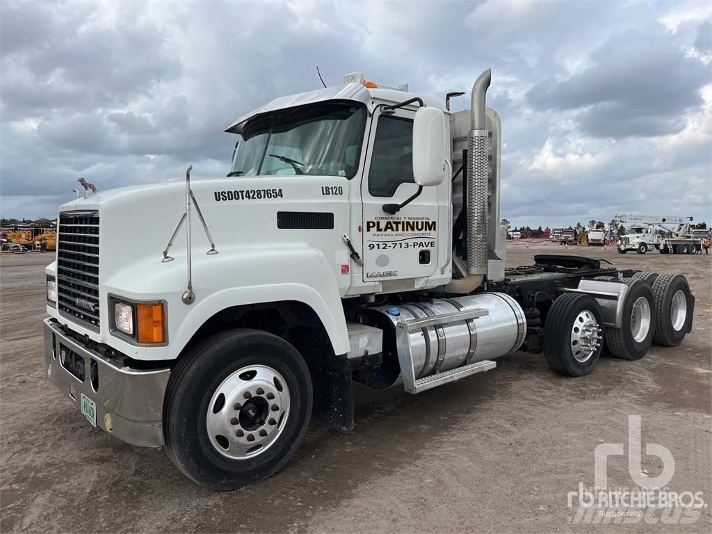 Mack CHU613 Camiones tractor