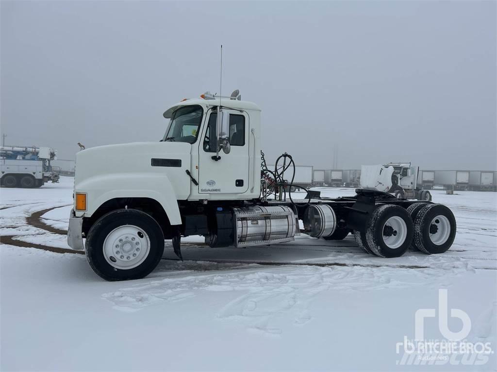 Mack CHU613 Camiones tractor