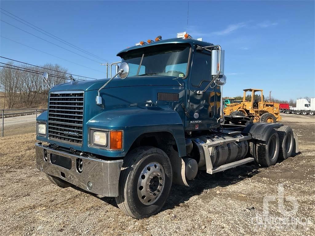 Mack CHU613 Camiones tractor