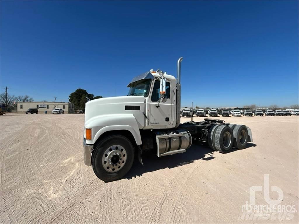 Mack CHU613 Camiones tractor