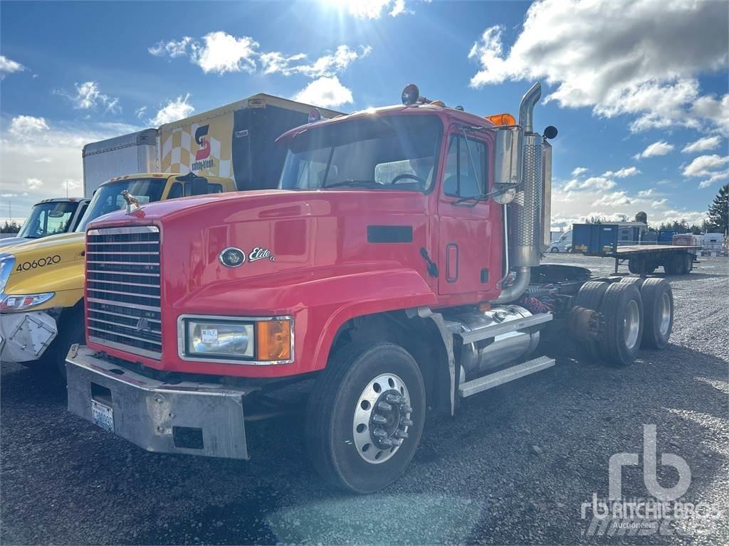 Mack CL713 Camiones tractor