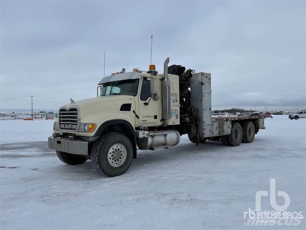 Mack CV713 Camiones grúa