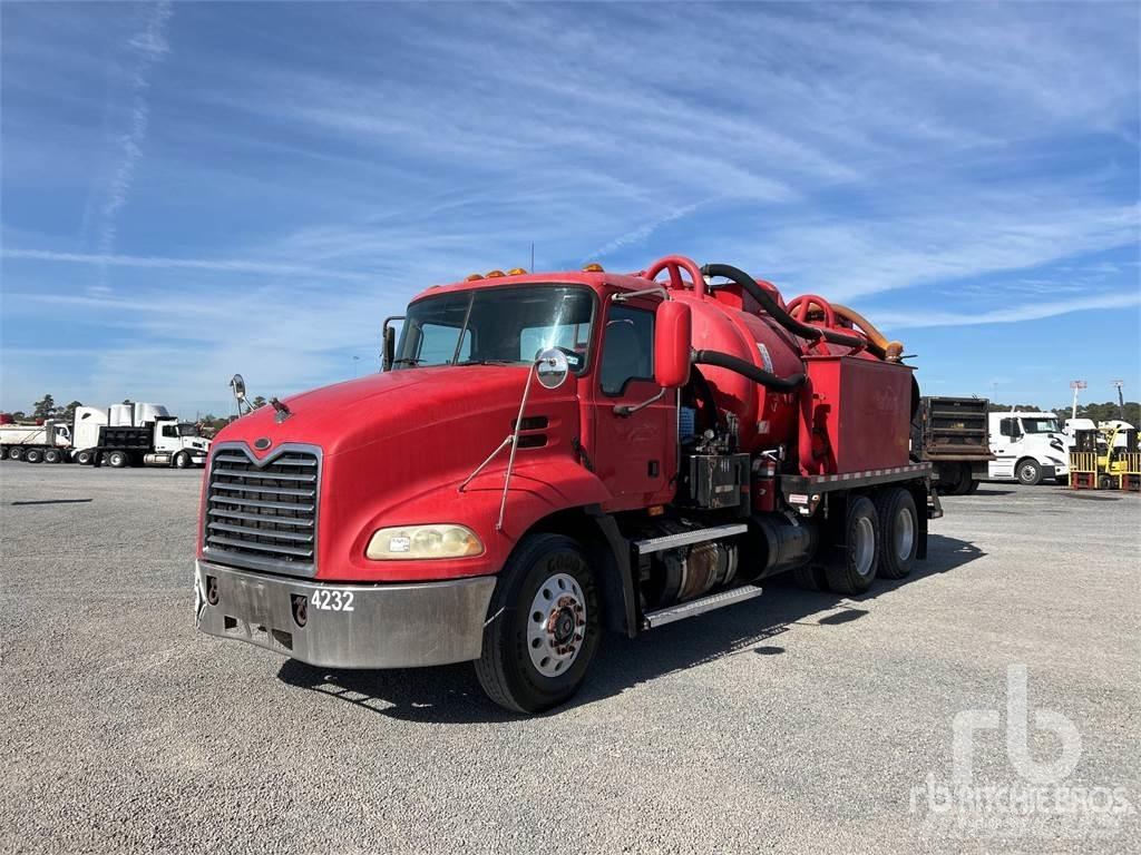 Mack CX613 Camiones aspiradores/combi