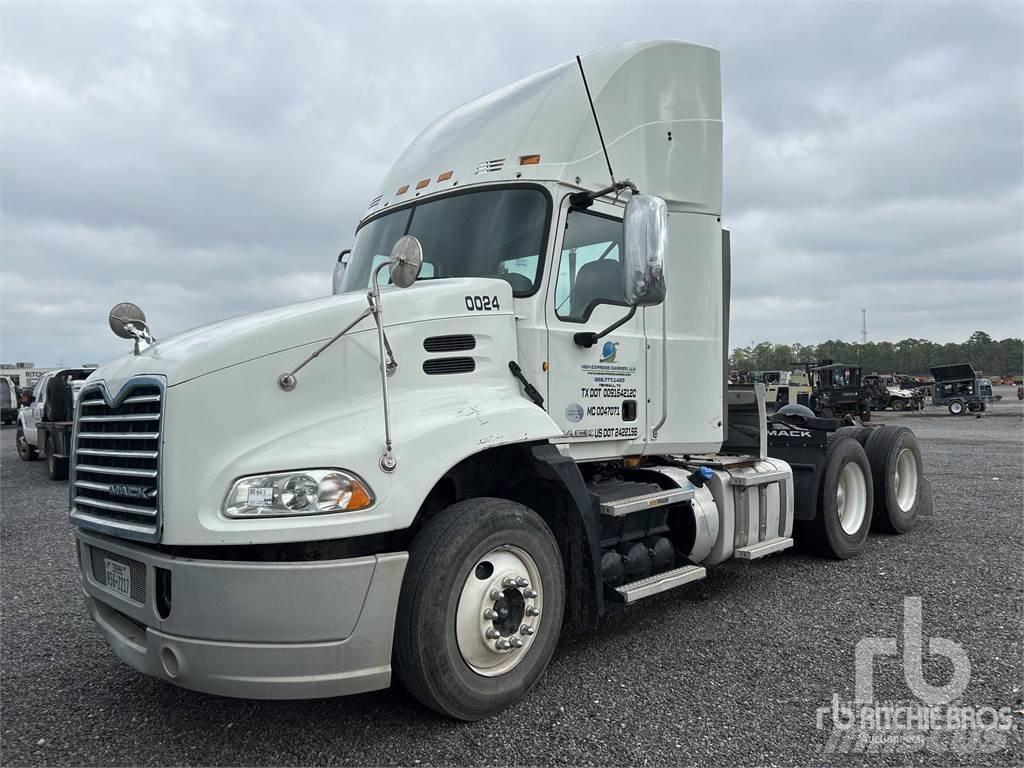 Mack CXU613 Camiones tractor