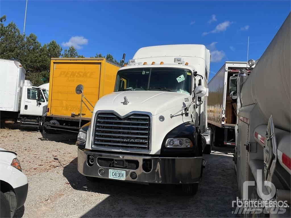 Mack CXU613 Camiones tractor