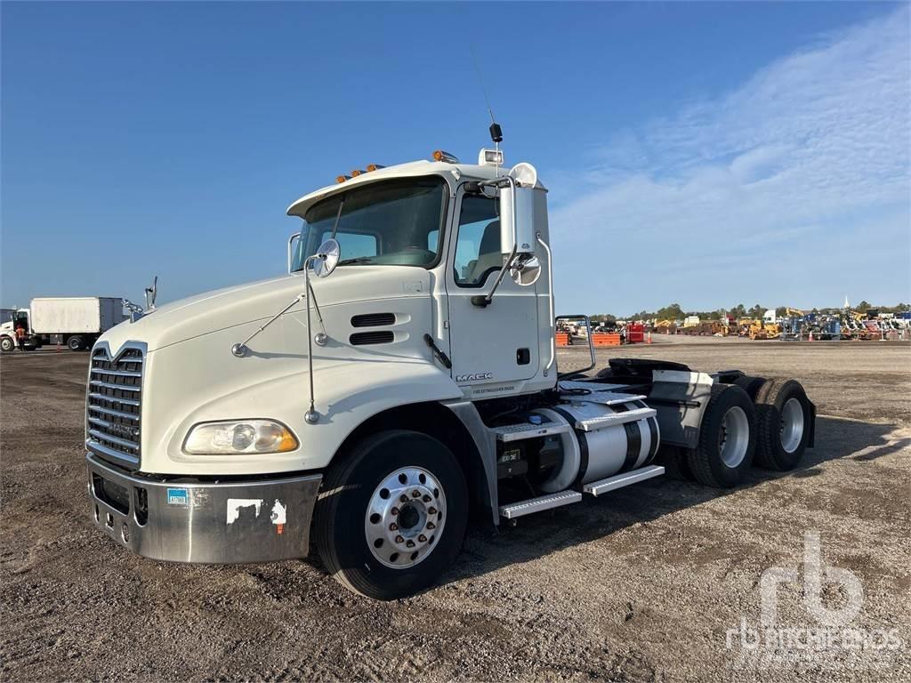 Mack CXU613 Camiones tractor