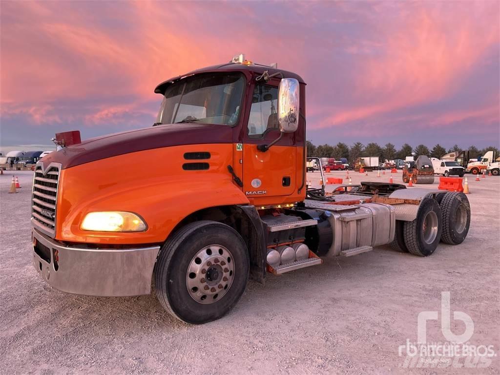 Mack CXU613 Camiones tractor