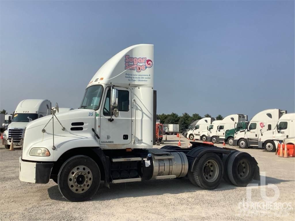 Mack CXU613 Camiones tractor