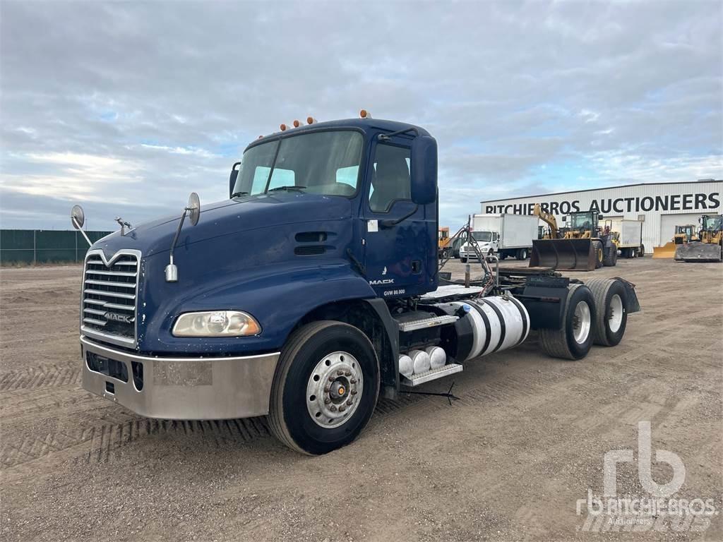 Mack CXU613 Camiones tractor