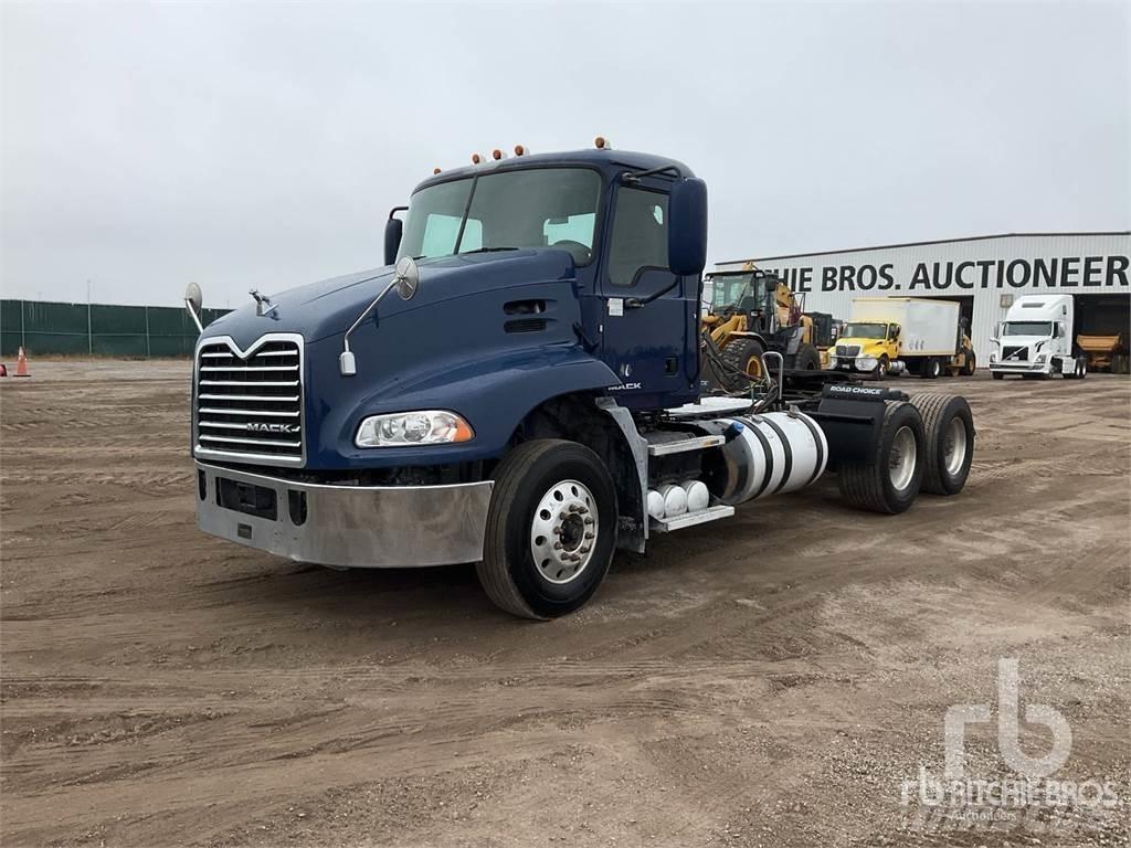 Mack CXU613 Camiones tractor