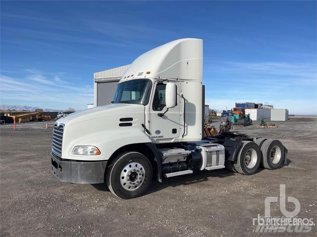 Mack CXU613 Camiones tractor