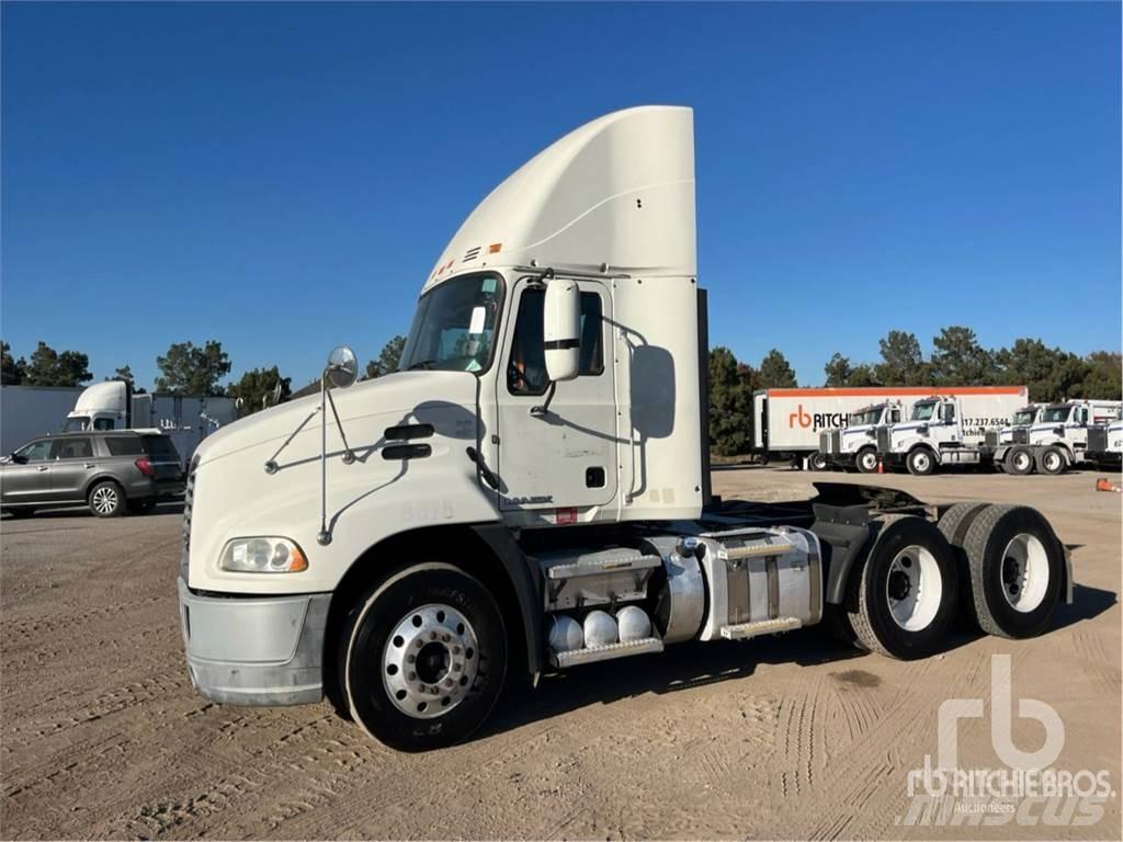 Mack CXU613 Camiones tractor