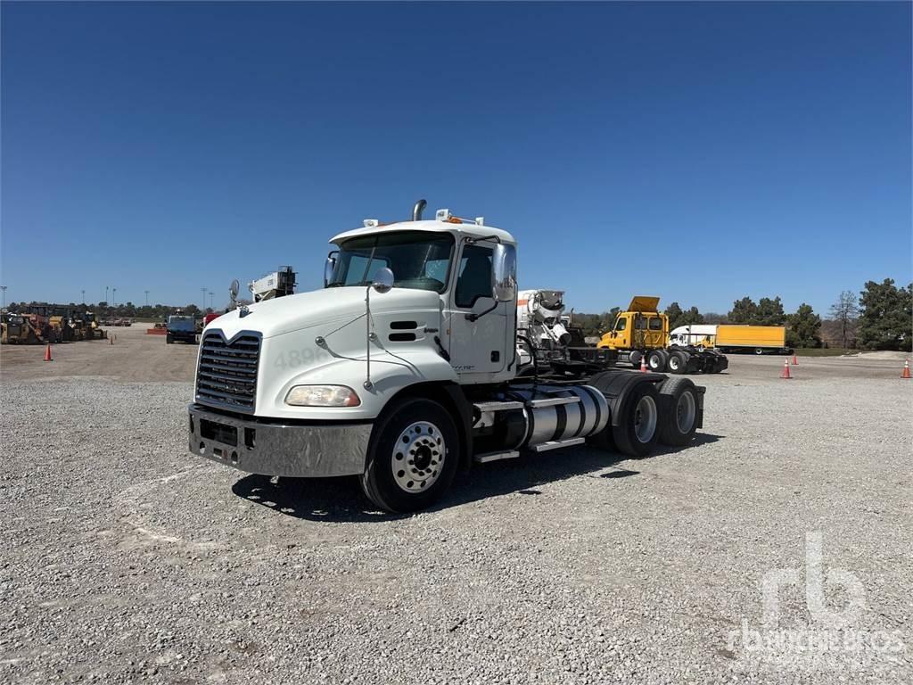 Mack CXU613 Camiones tractor