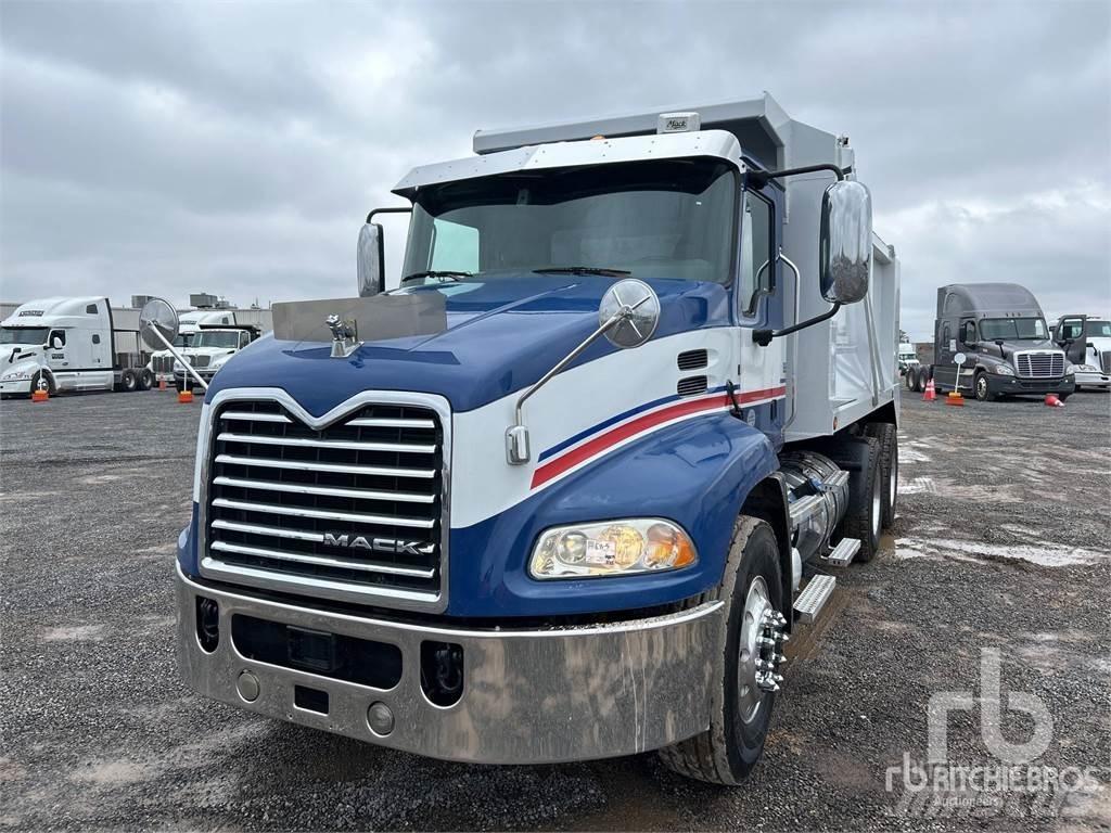 Mack CXU613T Bañeras basculantes usadas