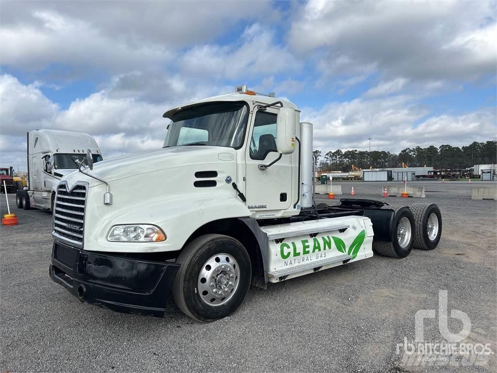 Mack CXU633T Camiones tractor