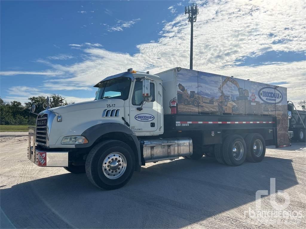 Mack GU813 Camiones cisternas