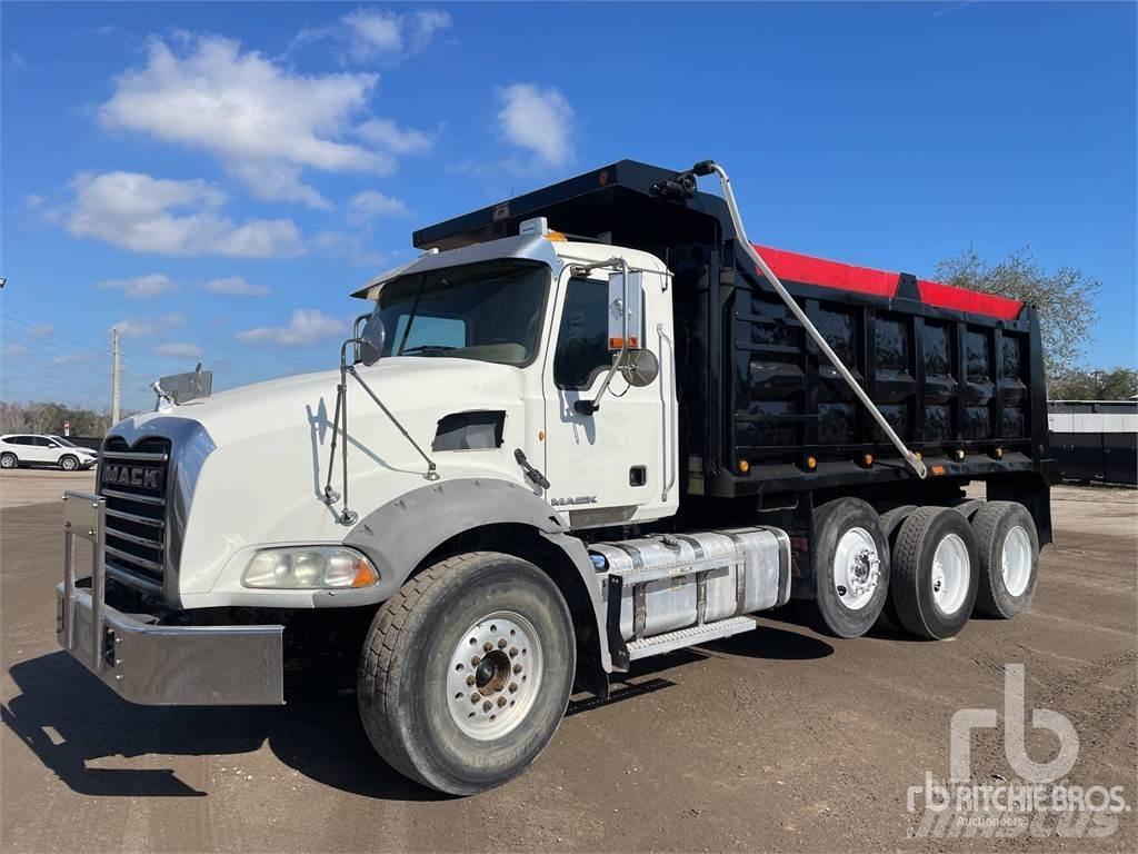 Mack GU813 Bañeras basculantes usadas