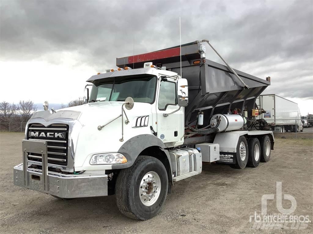 Mack GU813 Bañeras basculantes usadas